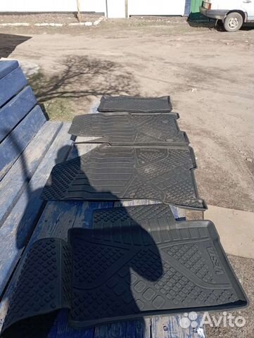 Автомобильные коврики резиновые на LADA Веста