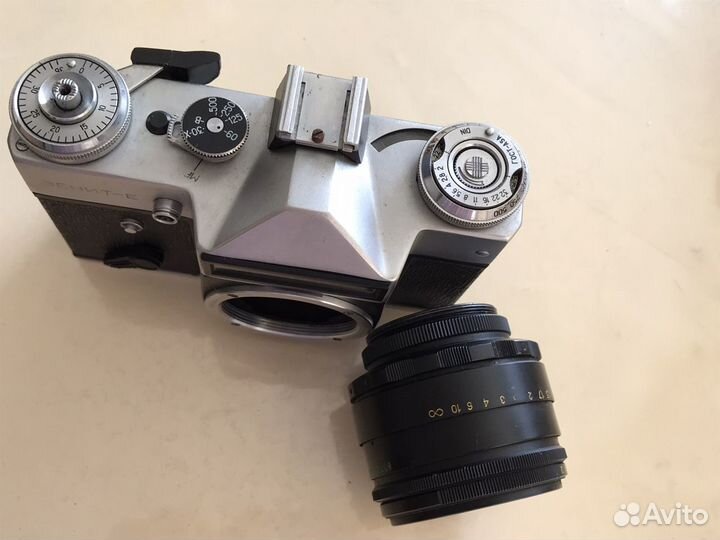 Плёночный фотоаппарат, зеркальный объектив Гелиос