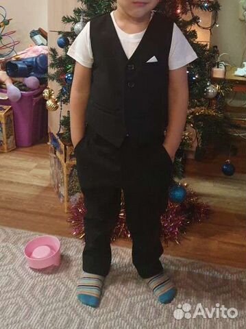 Костюм классический на мальчика 104 р