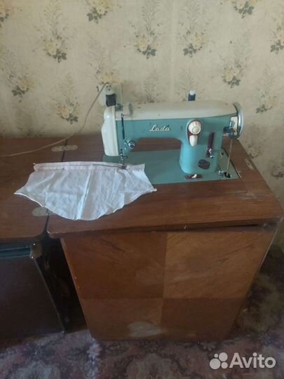 Швейная машина Лада Чехословакия