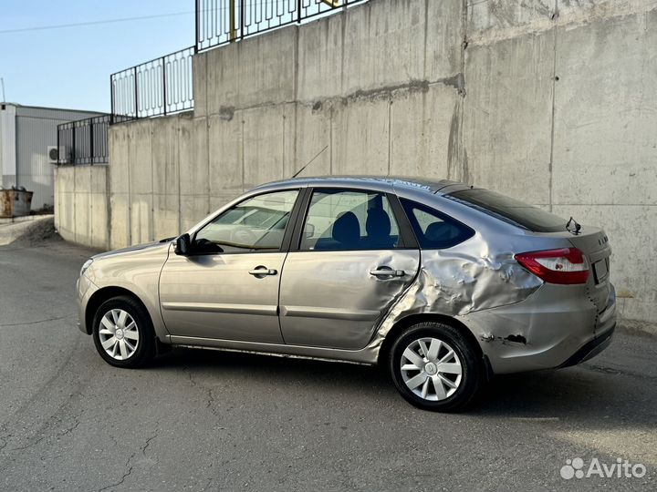 LADA Granta 1.6 МТ, 2019, битый, 56 000 км