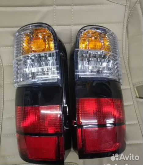Задний фонарь hiace106