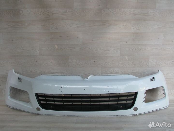 Volkswagen Touareg Бампер передний 2010-2014