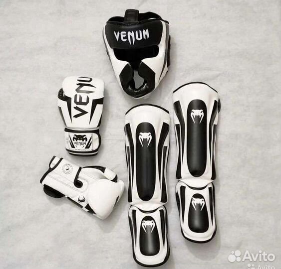 Комплект venum перчатки, шитки, шлем