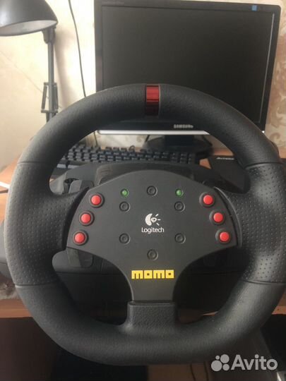 Игровой руль с педалями logitech momo racing 900