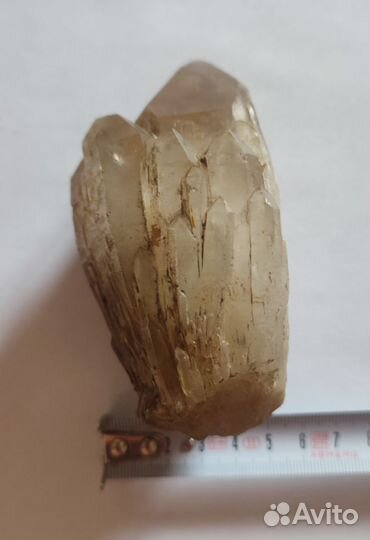 Кристалл кварца