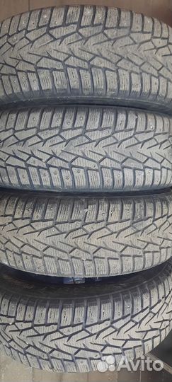 Nokian Tyres Hakkapeliitta 7 215/65 R16