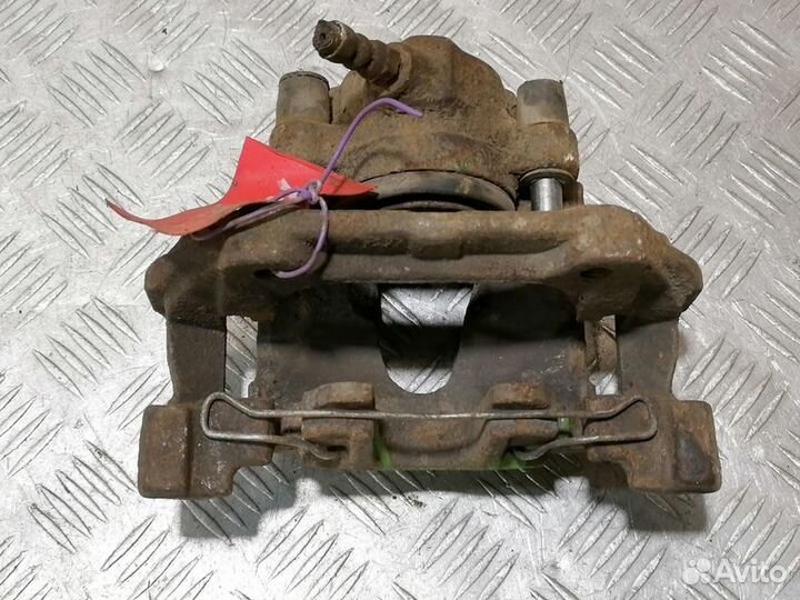 Суппорт передний левый Clk 208