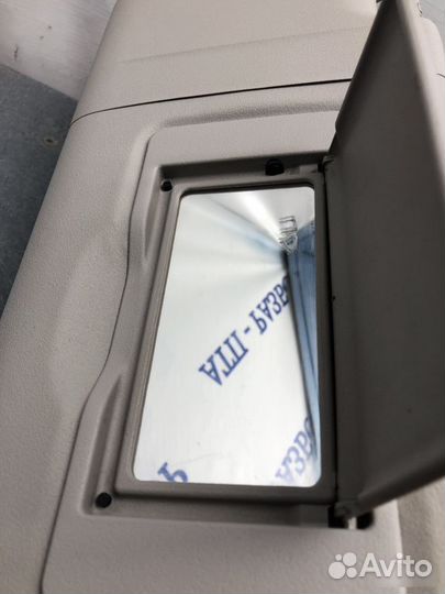 Козырек правый Mercedes M W164