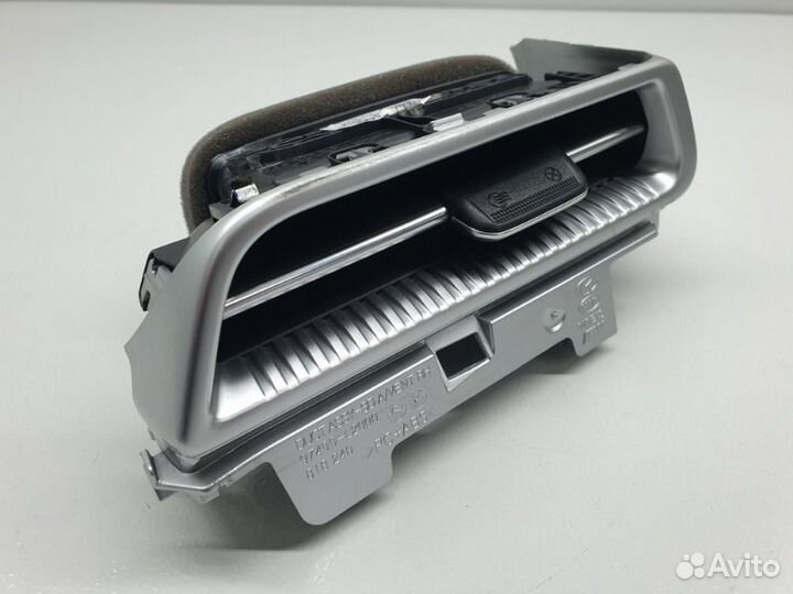 Дефлектор воздушный передний правый Kia K5 DL3 2.0