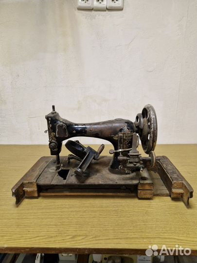 Швейная машина