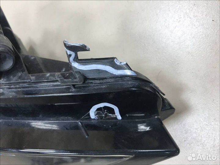 Фара противотуманная левая Skoda Rapid