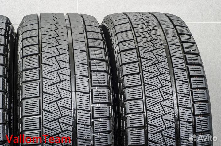 Pirelli Ice Asimmetrico Plus 215/55 R17 94Q