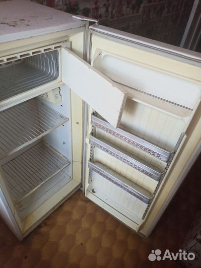 Холодильник юрюзань СССР
