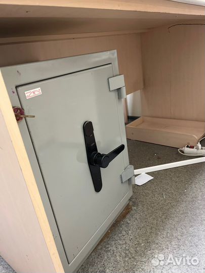 Шкаф металлический сейф