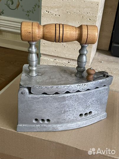 Старинный утюг