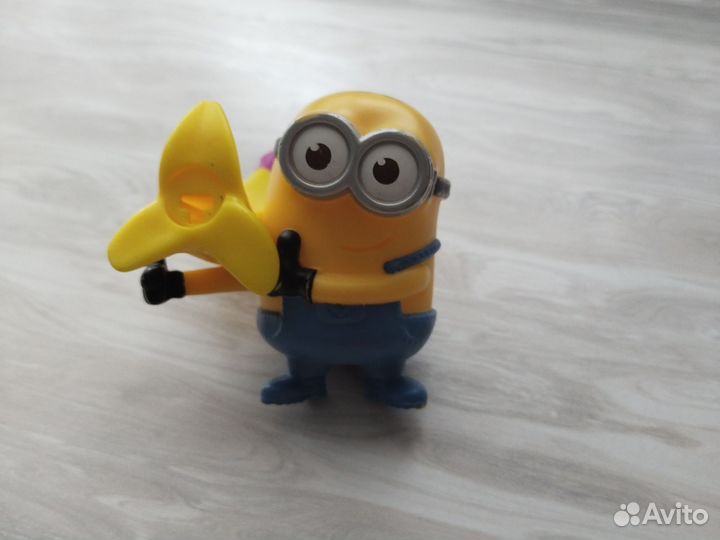 Миньон игрушка из Макдональдс