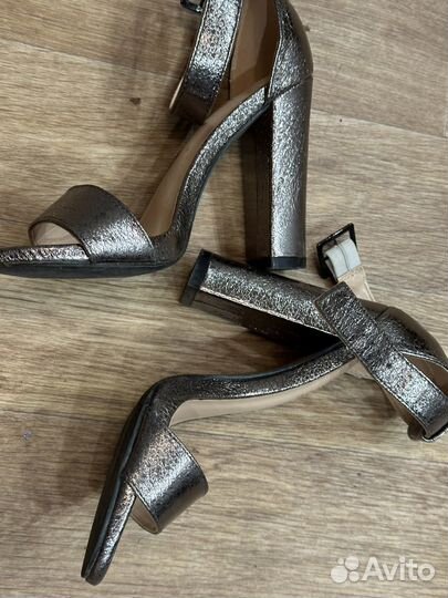 Босоножки женские