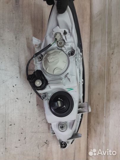 Фара левая Toyota Camry XV30 (2001—2006)