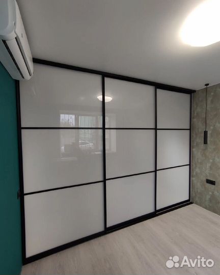 Стеклянная перегородка