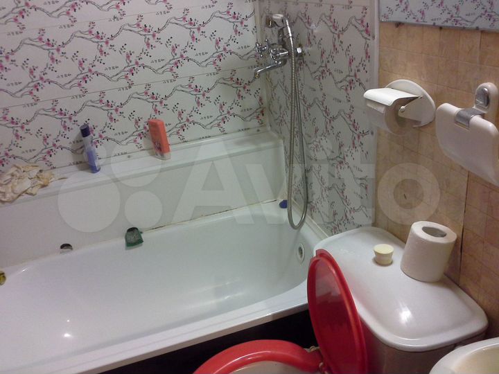Комната 17 м² в 3-к., 2/2 эт.