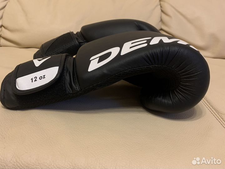 Боксерские перчатки Demix 12oz