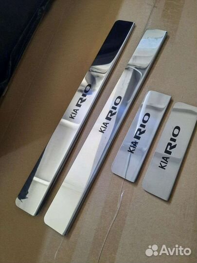 Накладки на пороги Kia Rio 4 (нержавейка)