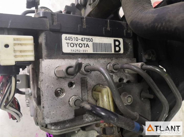 Блок abs toyota prius