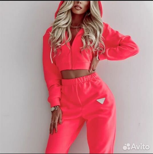 Спортивный костюм женский