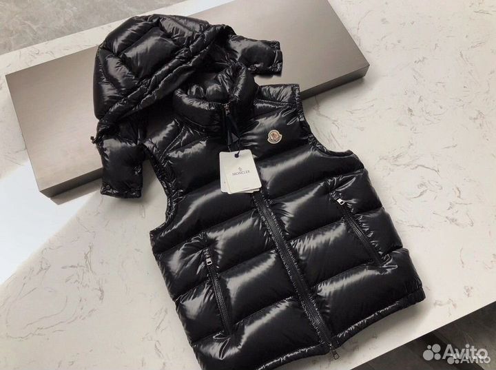 Жилетка Moncler с Европы