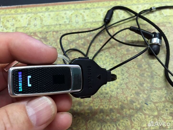 Наушники и Bluetooth-гарнитура Samsung WEP870