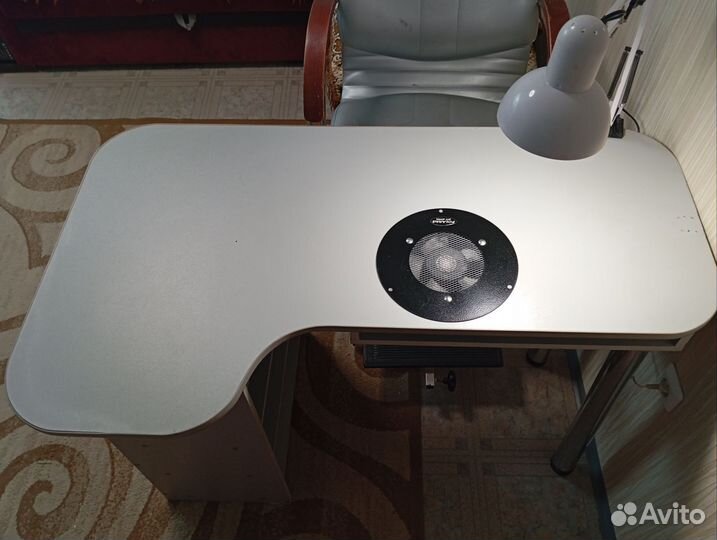 Стол для мастера маникюра с вытяжкой