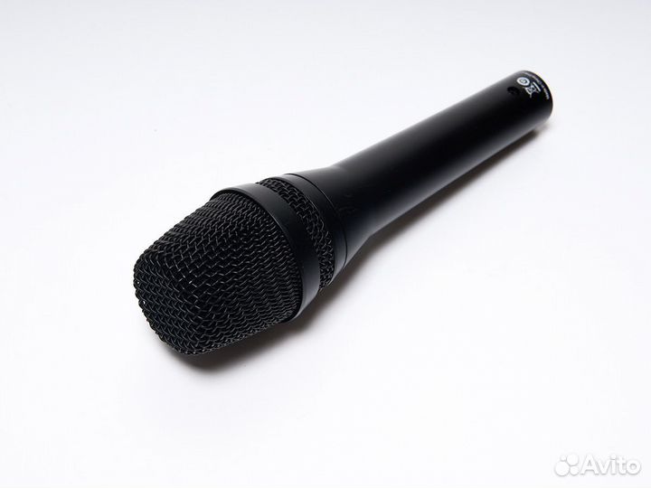 Микрофон AKG P5