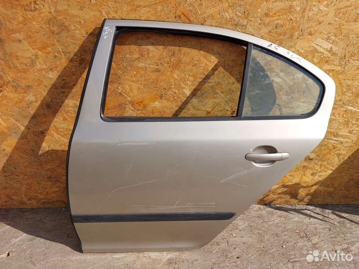 Дверь задняя левая Skoda Octavia A5 хэтчбек