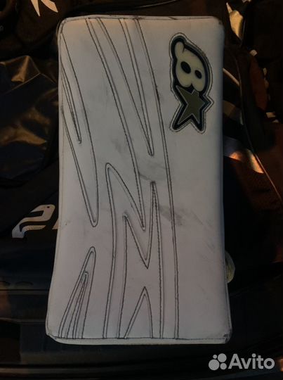 Ловушка и блин хоккейного вратаря