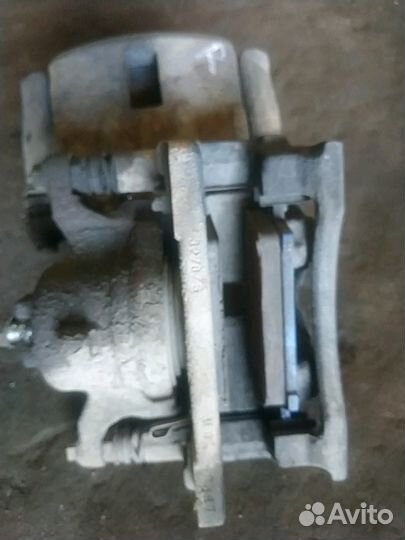 Суппорт тормозной передний honda civic 5D