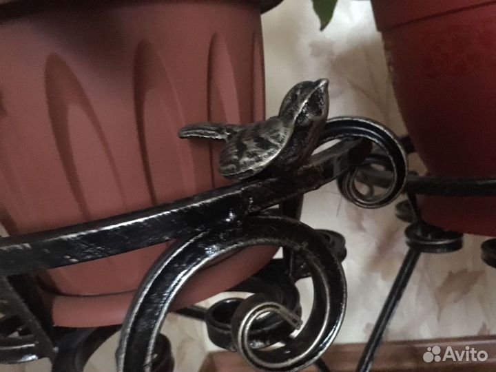 Подставка под цветы