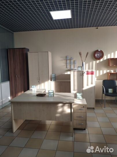 Тумбочка на колесиках 3 ящика