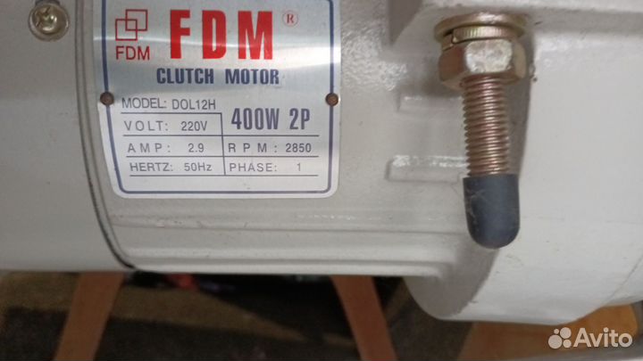 Промышленная швейная машинка