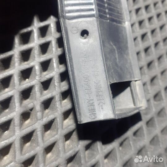 Уплотнитель порога левый Exeed Rx T22