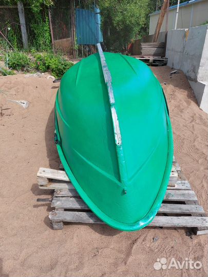 Лодка весельная