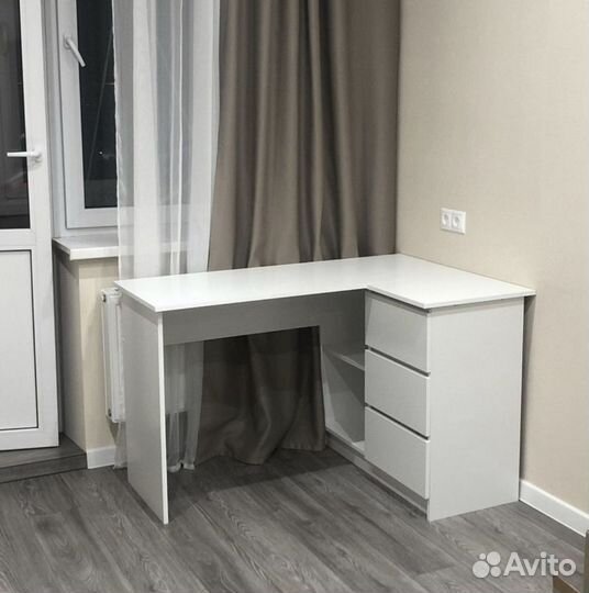 Стол угловой письменный/компьютерный новый