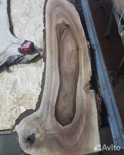 Необрезная доска и спилы для лофт-изделий