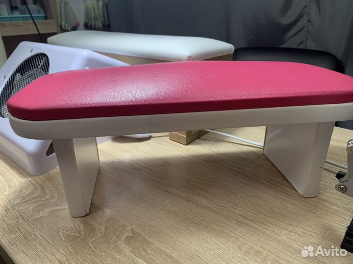 Подставка для рук маникюрная бу