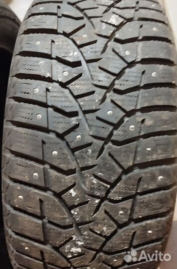 Bridgestone Blizzak Spike-02 SUV 275/55 R20 117T