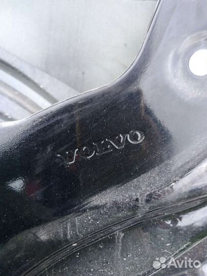 Дверь передняя правая Volvo xc60