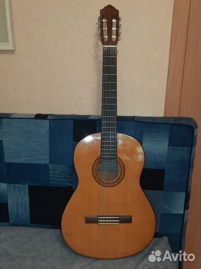 Счастливая гитара Yamaha C-40 с чехлом