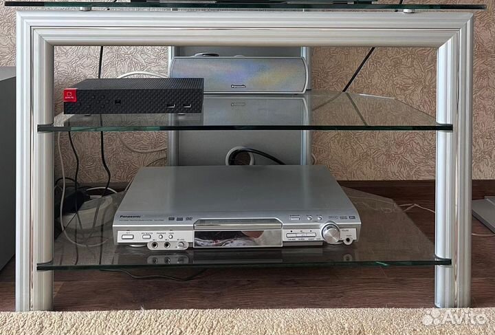 Стеклянная тумба под тв