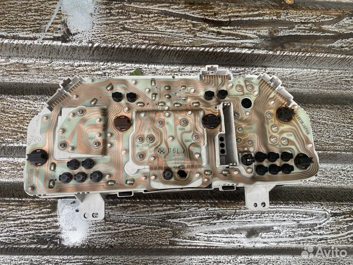 Приборная панель Subaru Impreza