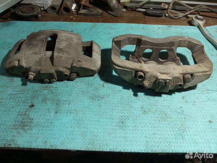 Суппорт передний Audi a8 d3